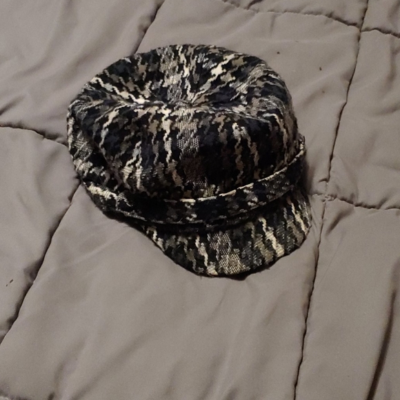 Sonoma Accessories - 😱Plaid hat BOGO 50% off